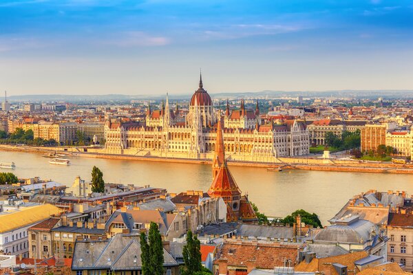 BUDAPEST Donaumetropole
